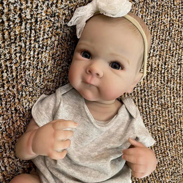 Bambole: Reborn Baby Puppe, lebensecht Mädchen – Nuovo e nell'imballaggio originale da Amriswil venduto da Ravinvida 1