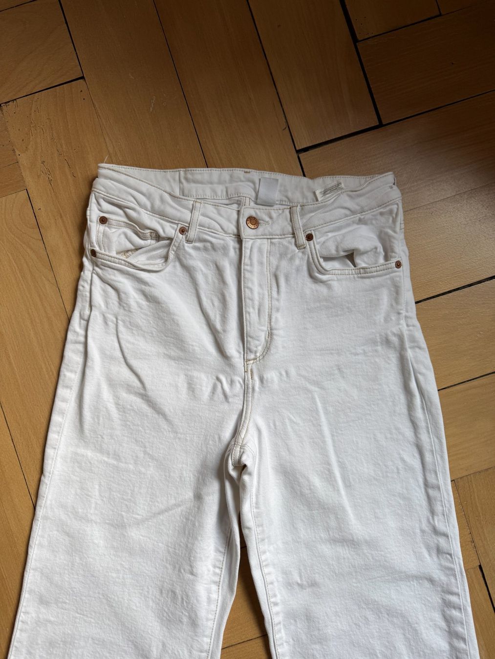 H&M Jeans: Wide Jeans offweiss 40 – Usato da Zürich venduto da Diazaio 1