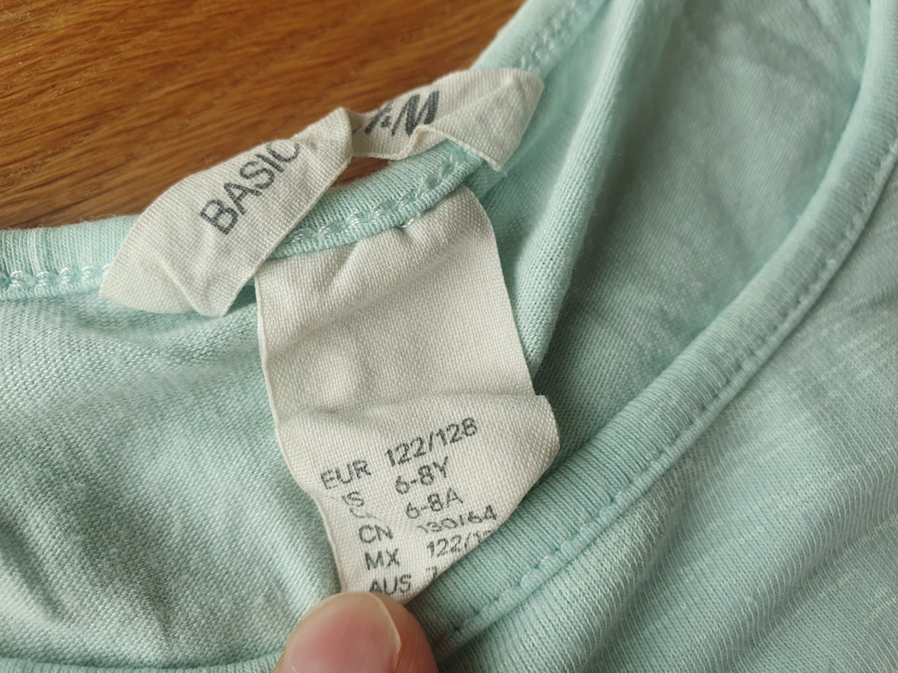 Blusen, T-Shirts & Tops: T-Shirt Gr. 122/128 – Gebraucht aus Villars-sur-Glâne von richardette 3