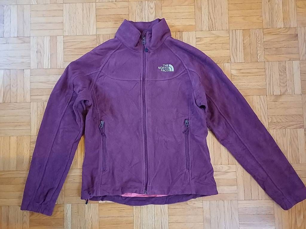 Vestes: Polaire North Face Taille S violet – D'occasion à Glovelier par GaCh 1