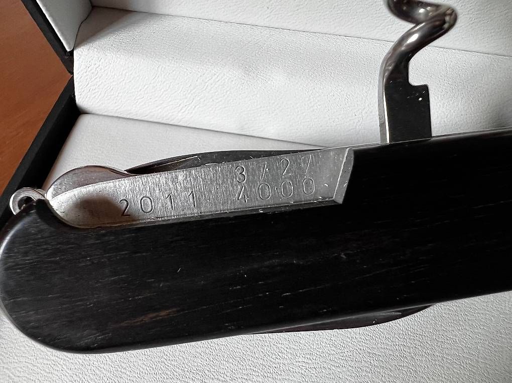 Taschenmesser: Victorinox Damast 2011 Limited Edition – Gebraucht aus St. Moritz von Peterpan7500 2