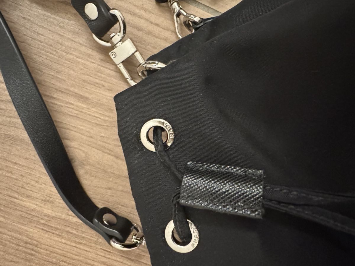 Prada Taschen für Damen: PRADA Bucket Bag aus Nylon Damen – Neu (gemäss Beschreibung) aus Zürich von iva_c9dw 6