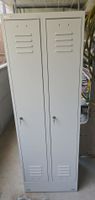 Praktischer Metallschrank/Garderobenschrank Spinnt  mit 2 Tü