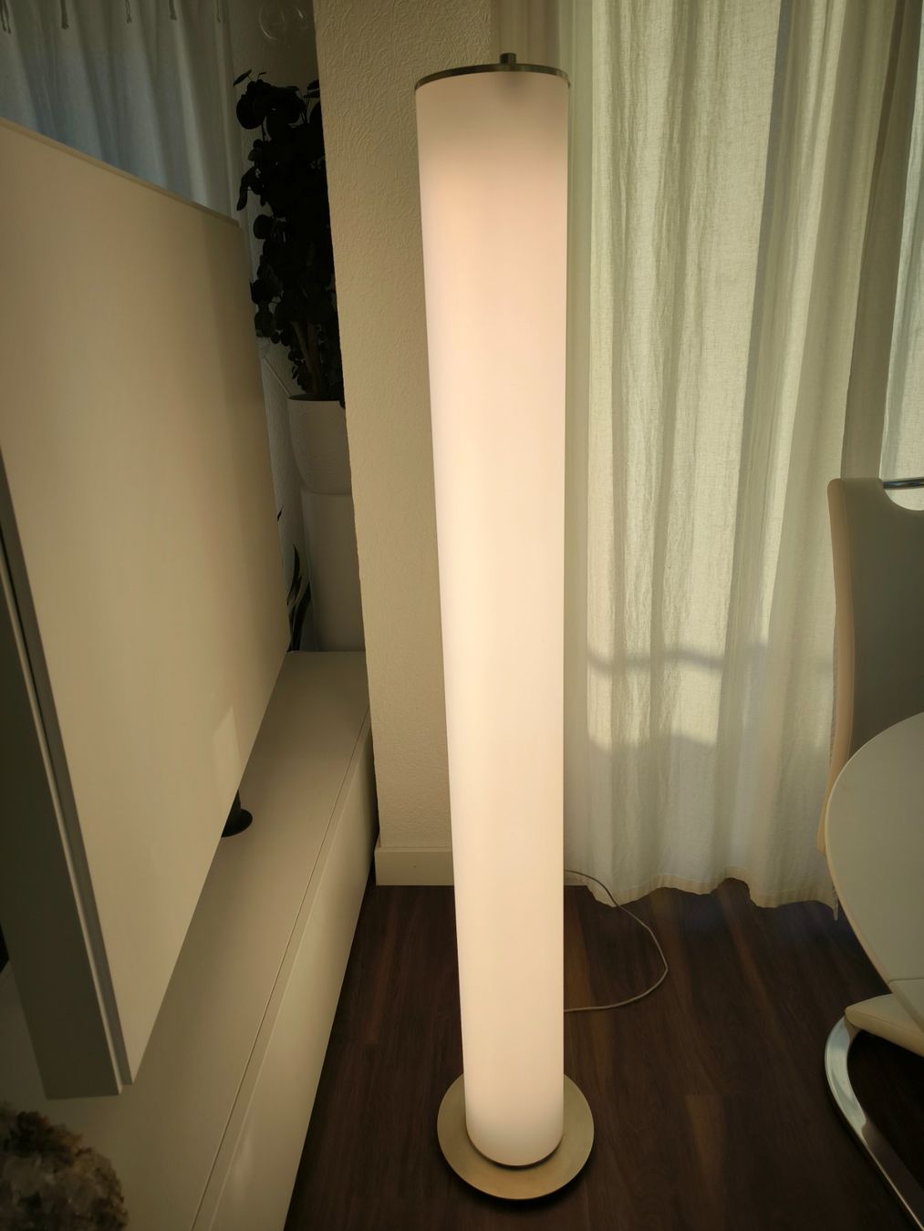 Lampade: Neuwertige, wunderschöne, dimmbare Stehleuchte – Nuovo (secondo la descrizione) da Miège venduto da gitarro68 1