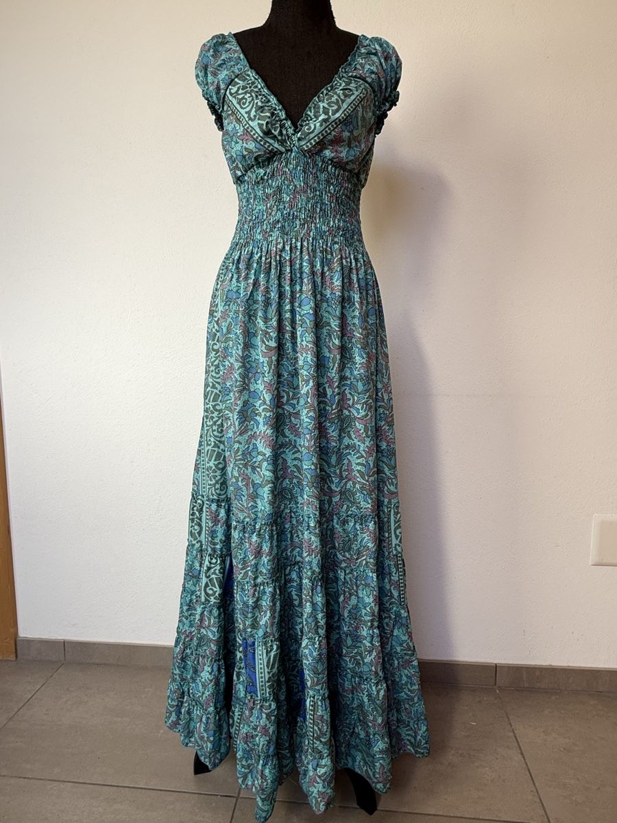 Kleider: Boho Maxistufenkleid mit Seide – Neu (gemäss Beschreibung) aus Sigriswil von ck56