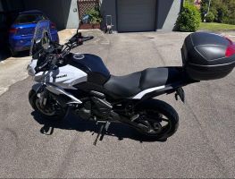 Kawasaki Versys 650 Motorrad weiss Topcase 15030km
