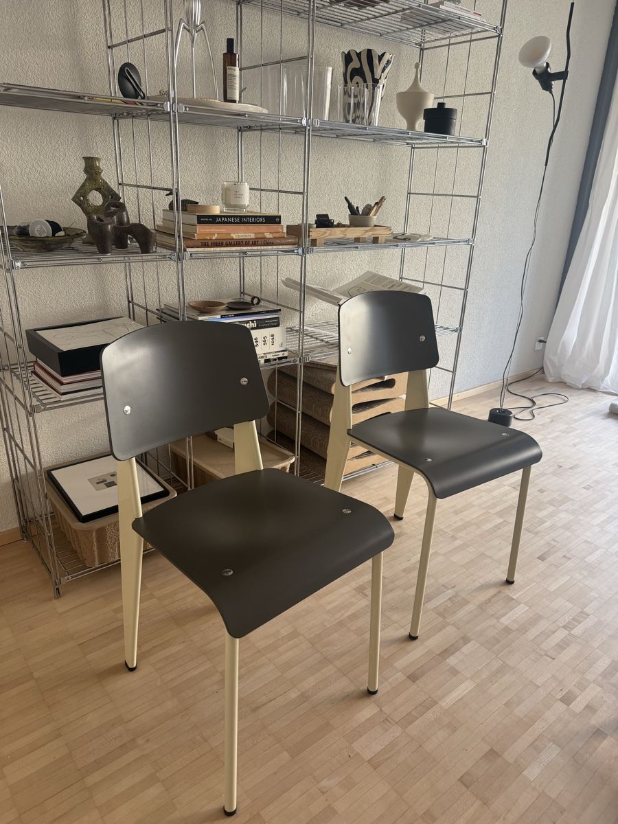 Vitra Sedie: Standard SP Chairs Jean Prouvé – Nuovo (secondo la descrizione) da Bern venduto da nipilli