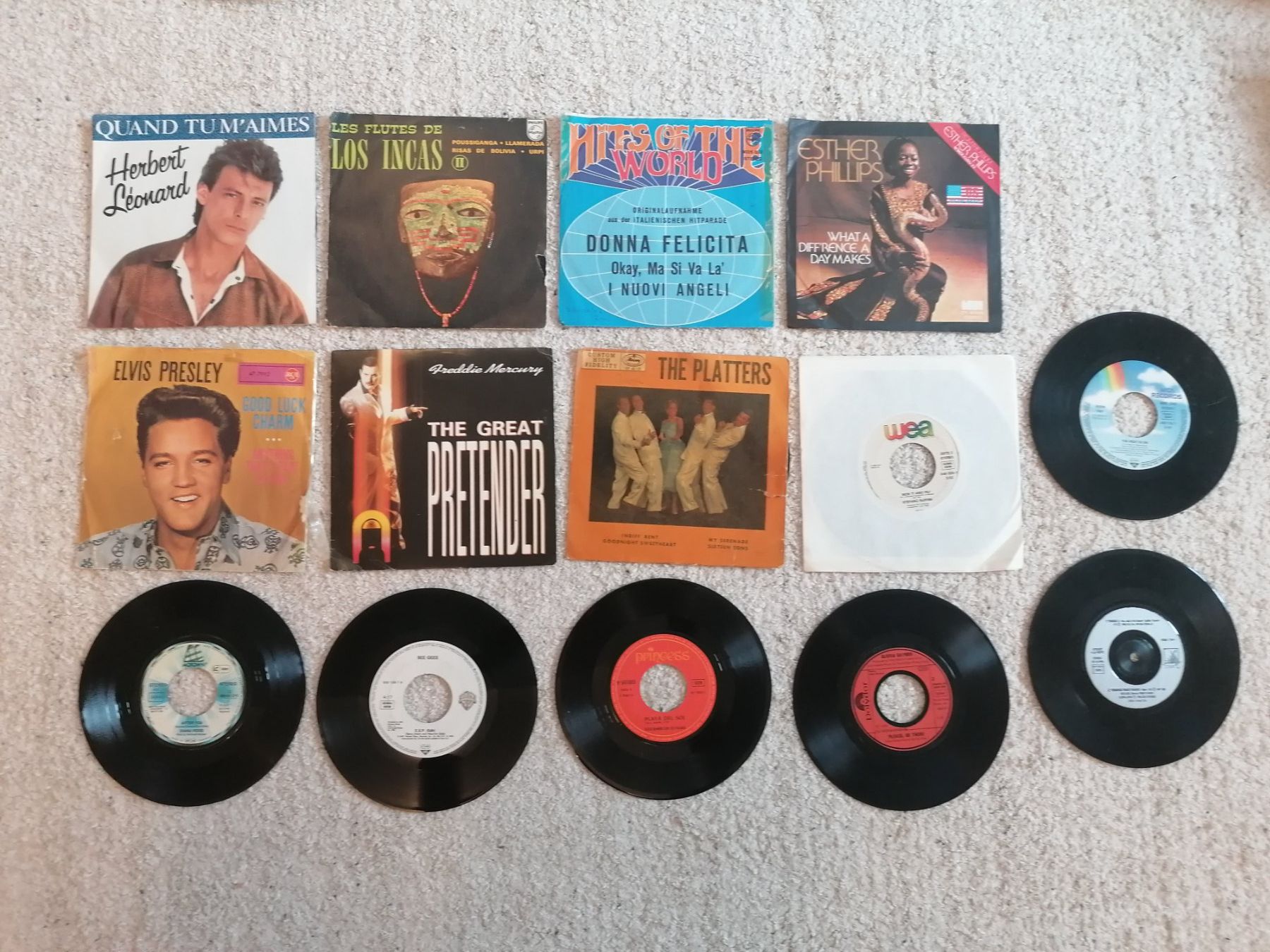 Dischi in vinile: 44 disques vinyles 45 tours année 90s – Usato da Bougy-Villars venduto da Vogue 1
