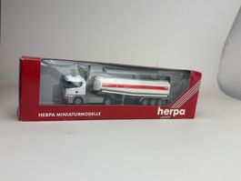 HR- Herpa Scania Tanksattelzug ESSO