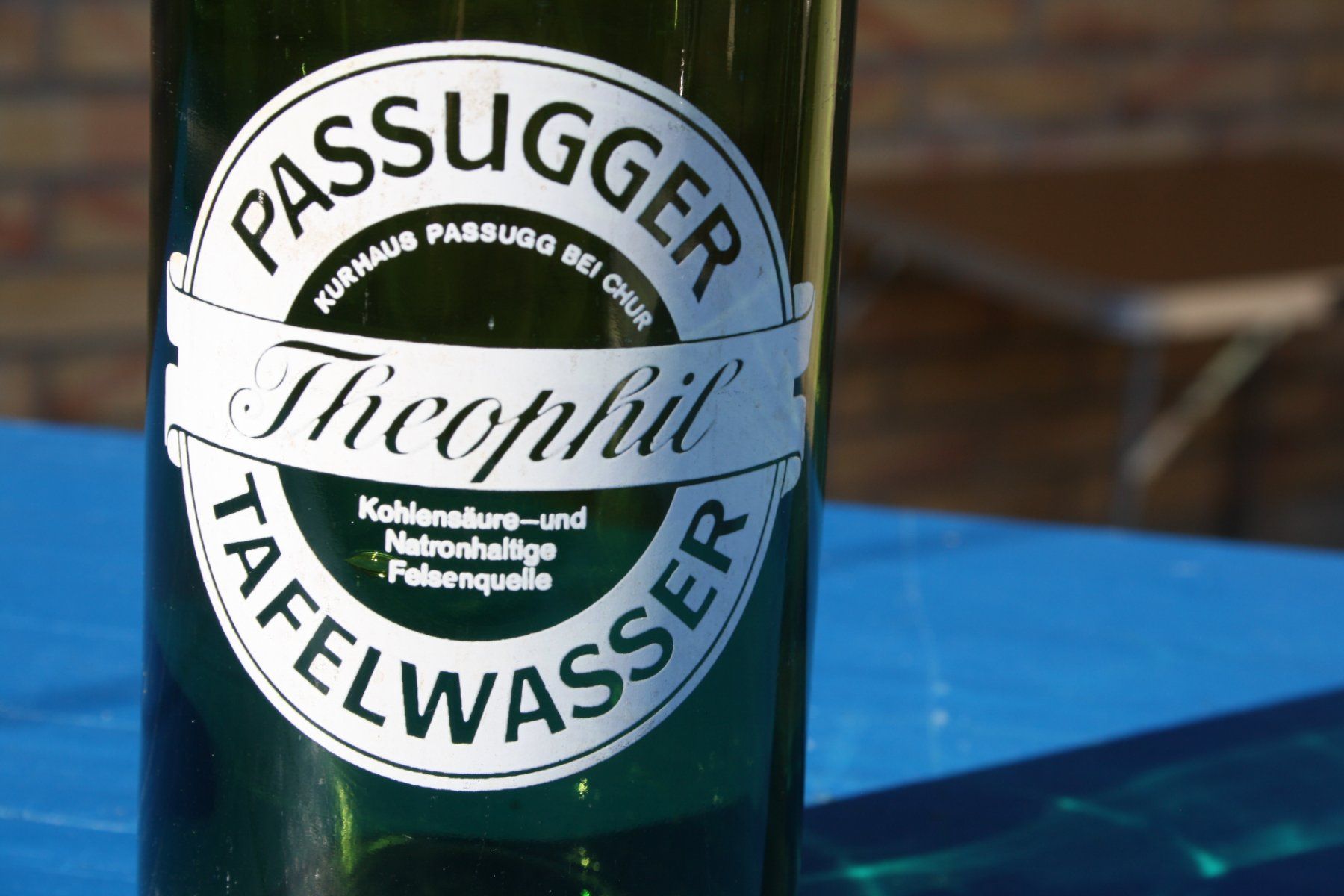 Gläser, Krüge & Flaschen: PASSUGGER BÜGELFLASCHE – Gebraucht aus Wauwil von Pneuedy 3