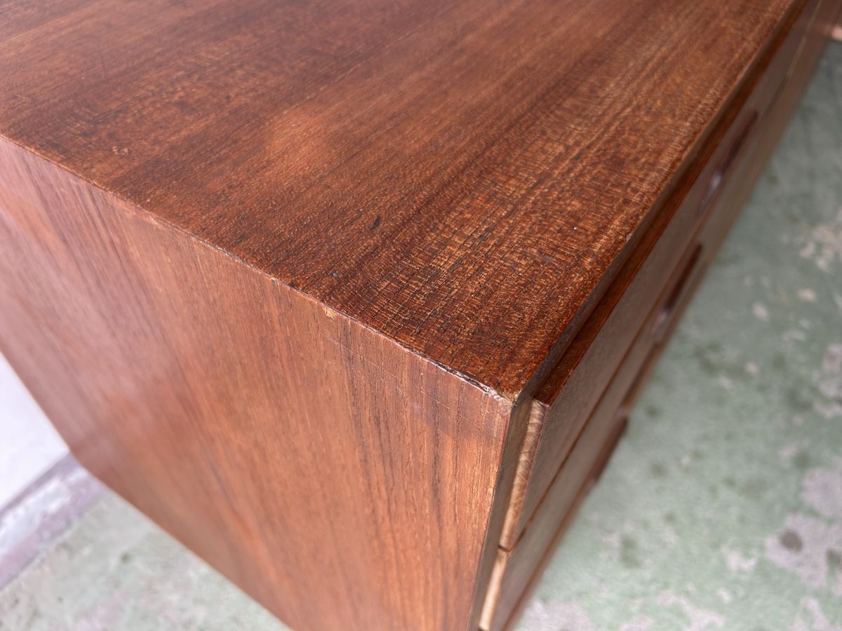 Credenze: Mid-Century Modern Teak Sideboard – Usato da Uetendorf venduto da REhome 7