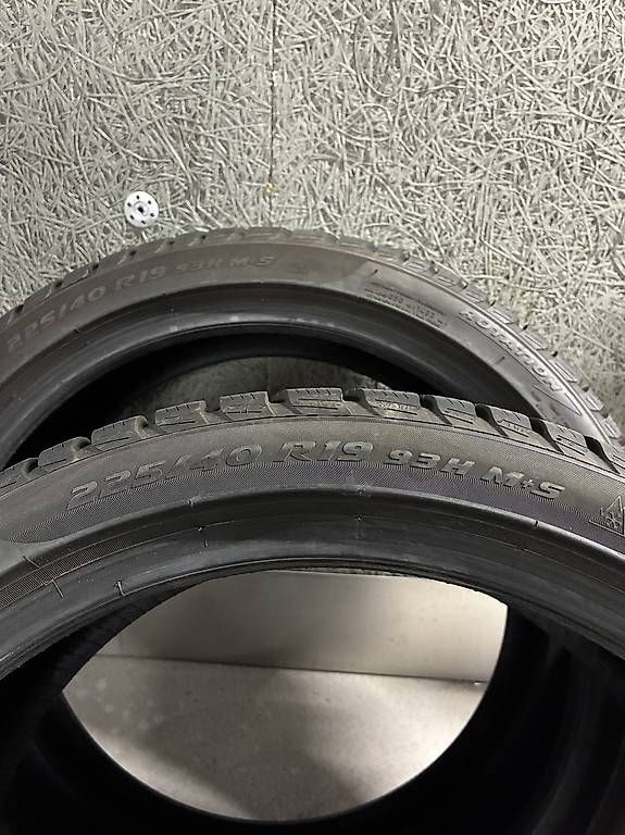 Altro in Scrittura & Disegno: Winterreifen Pirelli 225 40 19 – Usato da Neuenhof venduto da Gt5.Performance_