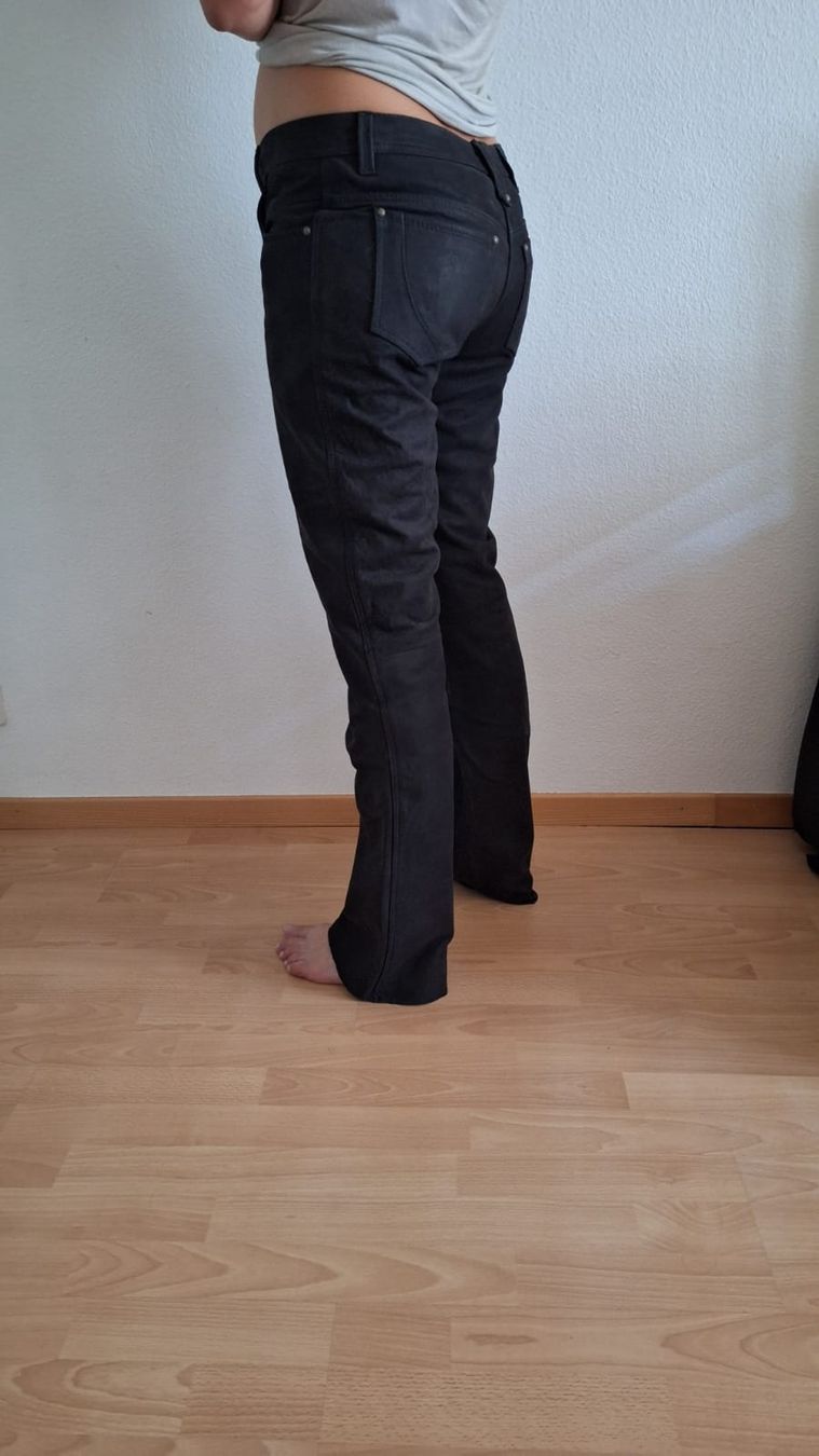 Pantaloni: Lederhose Töff – Usato da Zürich venduto da xpecific 3