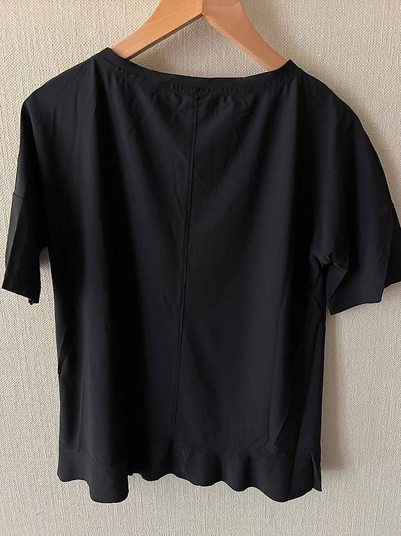 T-shirt: Designer Shirt Marc Cain – Usato da Luzern venduto da HeleneXX 2