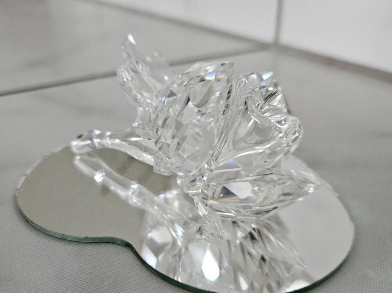Swarovski Statuette: Swarovski Rose auf Spiegel – Usato da Meggen venduto da G7957c24 2