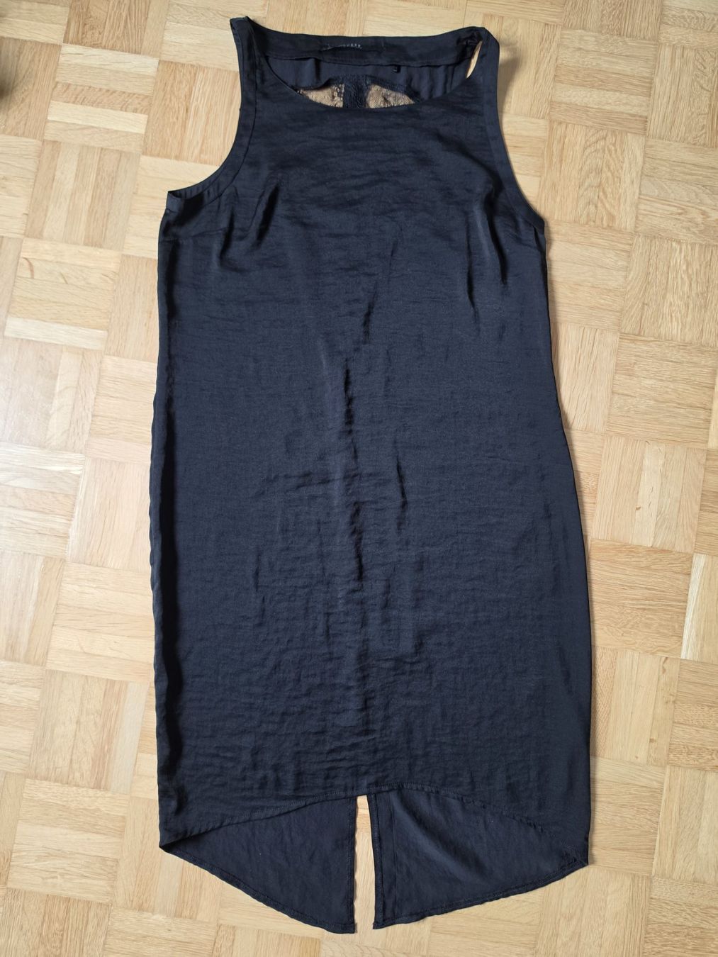 Guess Kleider: Kleid mit Spitze Guess Gr. S – Gebraucht aus Stäfa von flamingo_17 2
