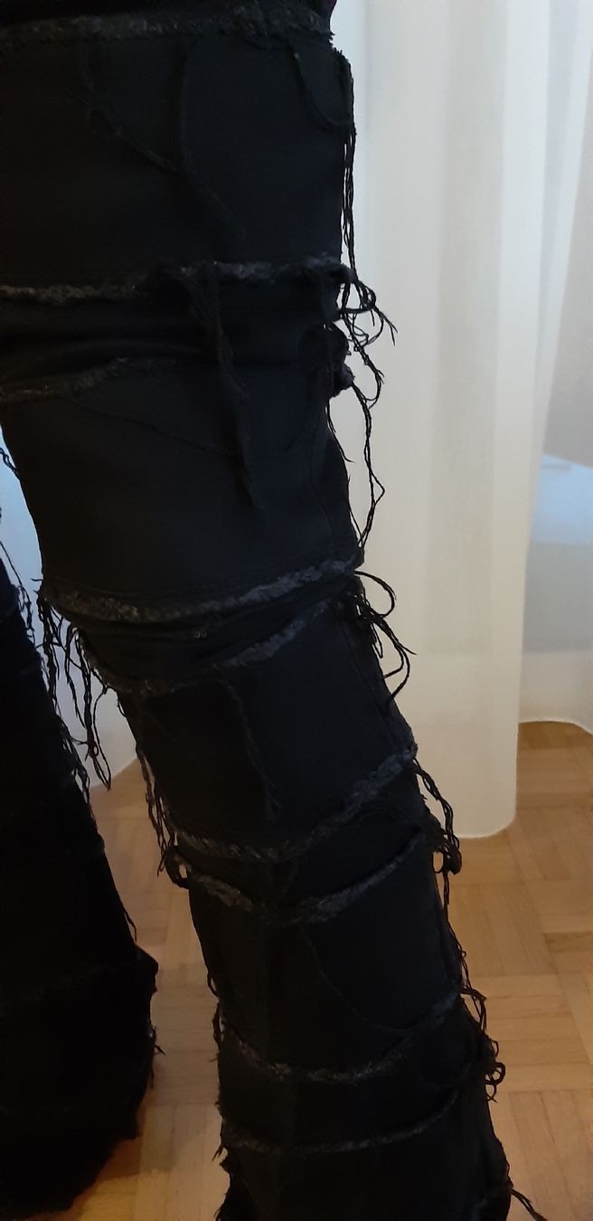 Jeans: jeans neri Novamen – Usato da Tesserete venduto da eli_y5kr 2