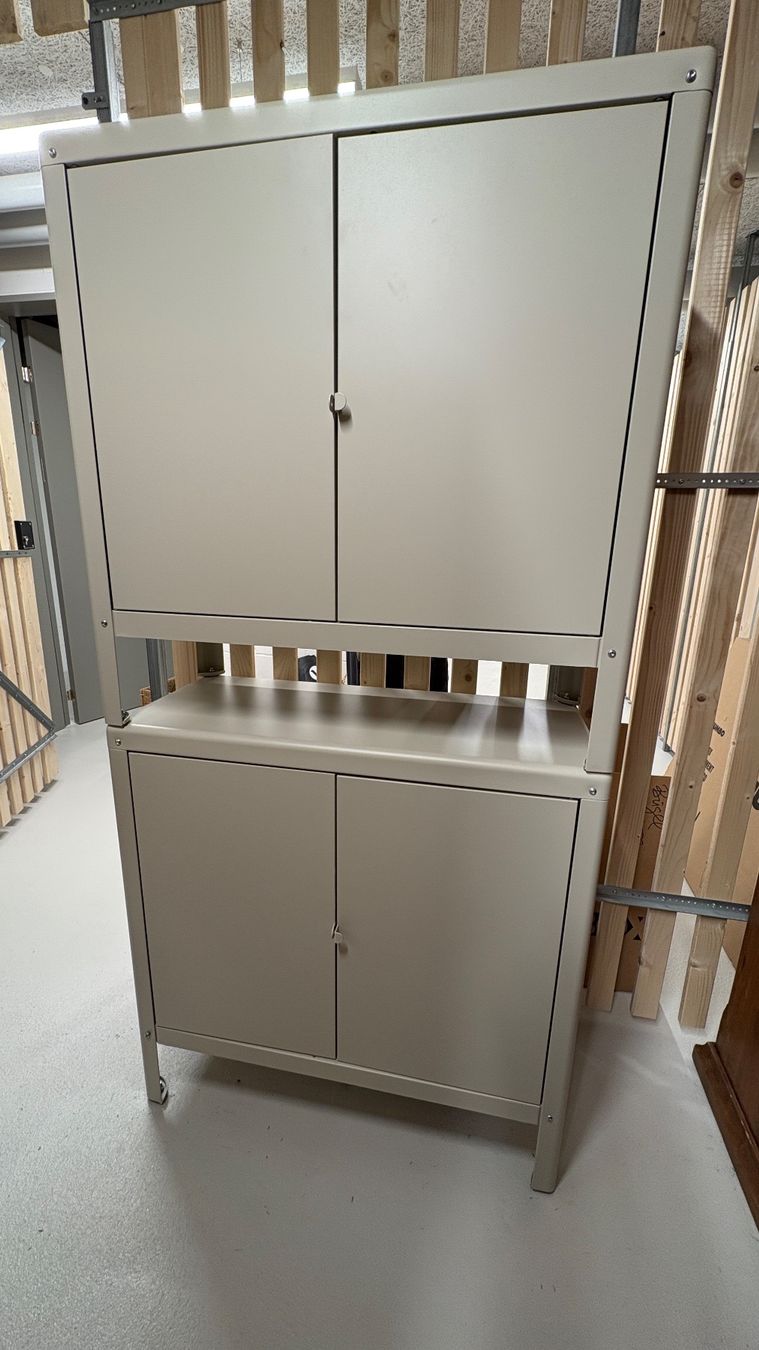 Ikea Schränke: Metallschrank – Gebraucht aus Zürich von euchmenio