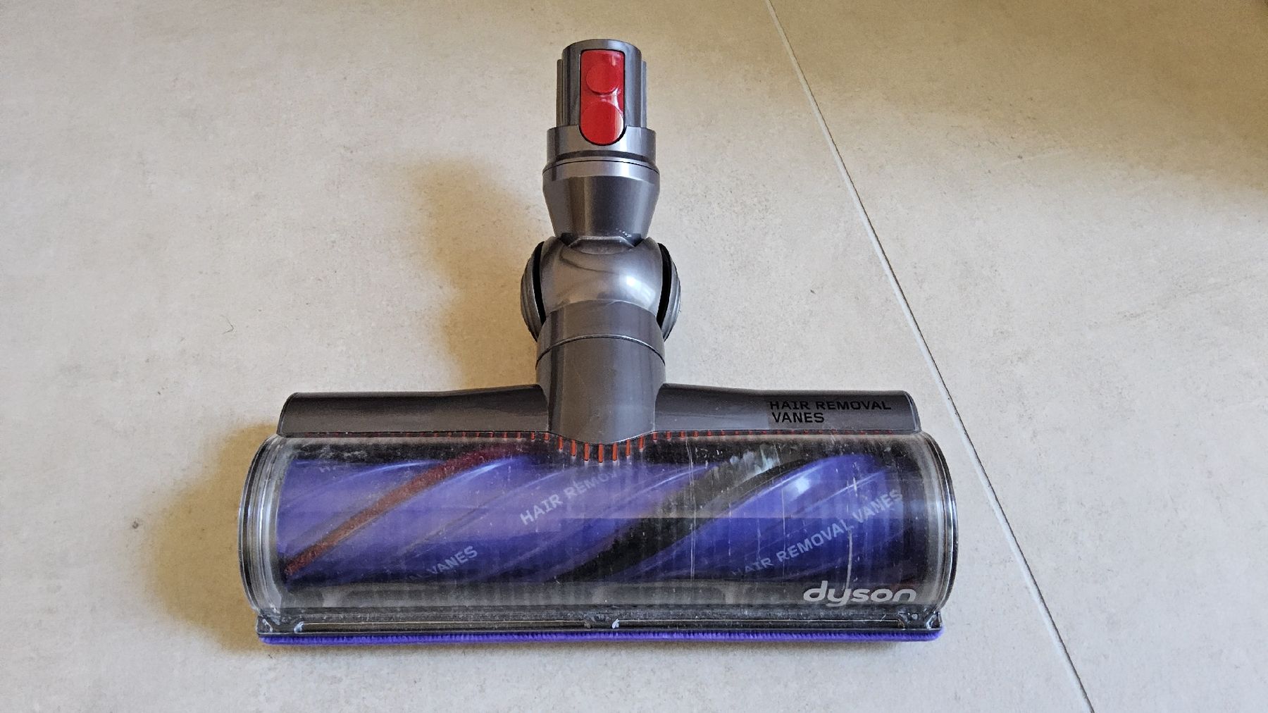 Dyson Aspirateurs & Accessoires: Dyson v12 Motorbar Bodendüse  – D'occasion à Boll par YD3067