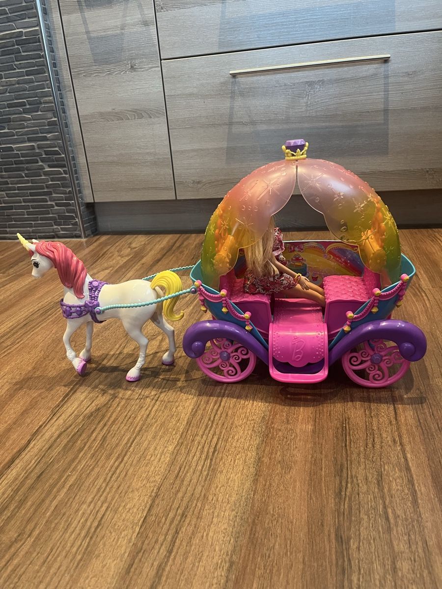 Giocattoli: Barbie Regenbogenkutsche mit Barbie & Einhorn – Usato da Bern venduto da Tres_Calas43860 2