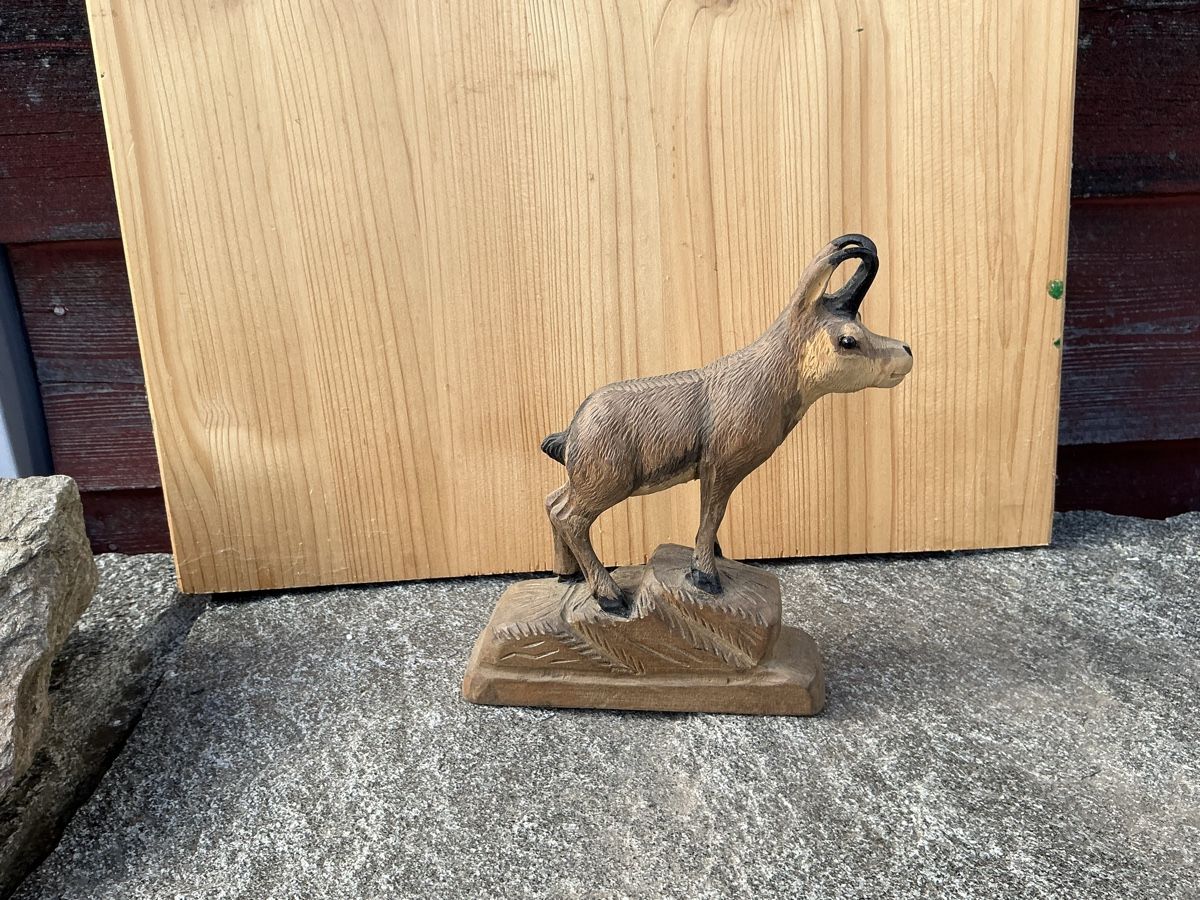 Statuette: Gemse geschnitzt Brienz ab Fr. 1.— – Usato da Lenzburg venduto da Boelli-Frau 4