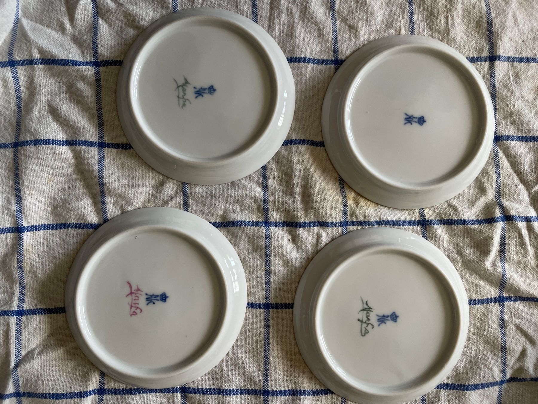 Set di piatti: 4 AK Kaiser Porcelain Plates – Usato da Gutenswil venduto da Bregenzer8610 1