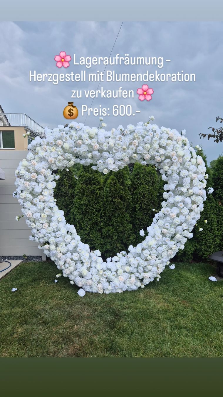 Tutte le decorazioni: Herzgestell mit Blumendekoration weiss  – Nuovo (secondo la descrizione) da Amriswil venduto da zeq_j59z