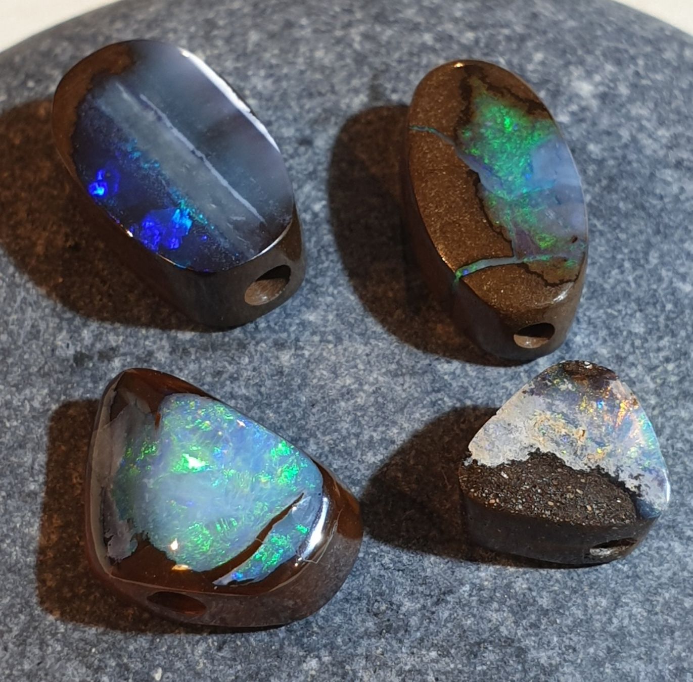 Ciondoli: Boulder Opal Beads / Konvolut 2 – Nuovo (secondo la descrizione) da Niederbüren venduto da Raphael014