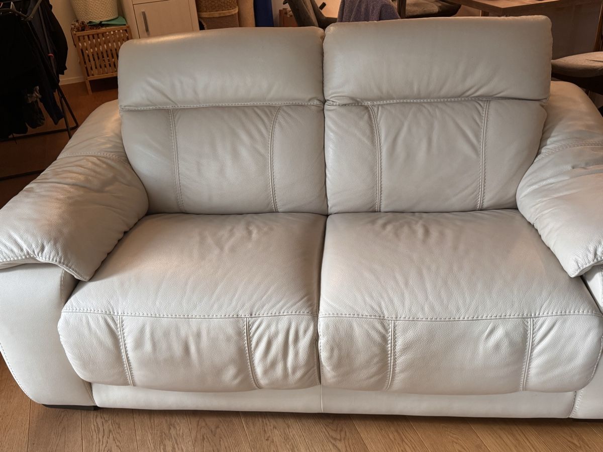 Sofas: Ledercouch – D'occasion à Altdorf UR par nic_89ky