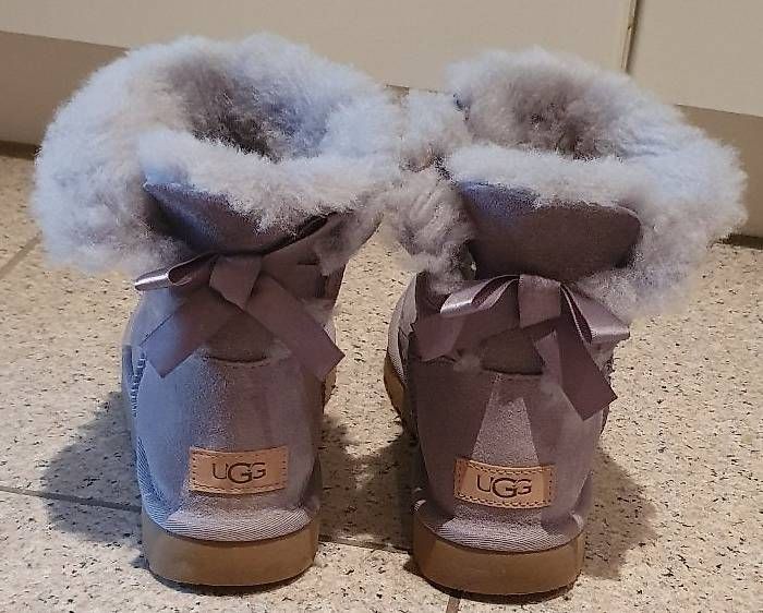 Ugg Scarpe da donna: Ugg Mini Bailey Bow II Stiefelletten, Gr.38 – Nuovo (secondo la descrizione) da Unterentfelden venduto da LookoutMt 2