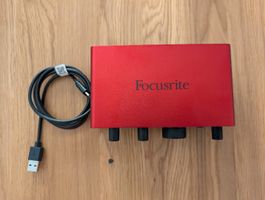 Focusrite Scarlett Solo Audio Interface mit USB Kabel