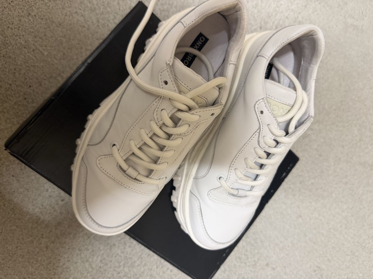 Chaussures femmes: Bronx Sneaker 37 – D'occasion à Birrhard par Evy1995 2