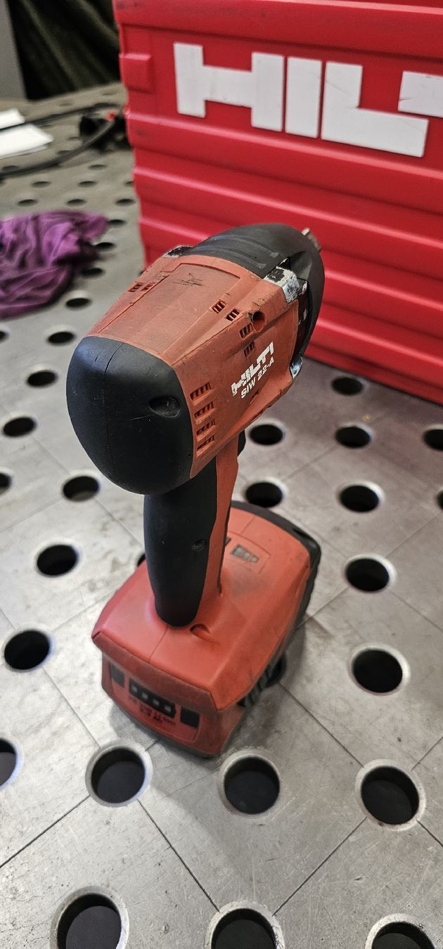 Hilti Trapani: Hilti SIW 22-A Schlagschrauber – Usato da Emmenbrücke venduto da inf_l8yf 2