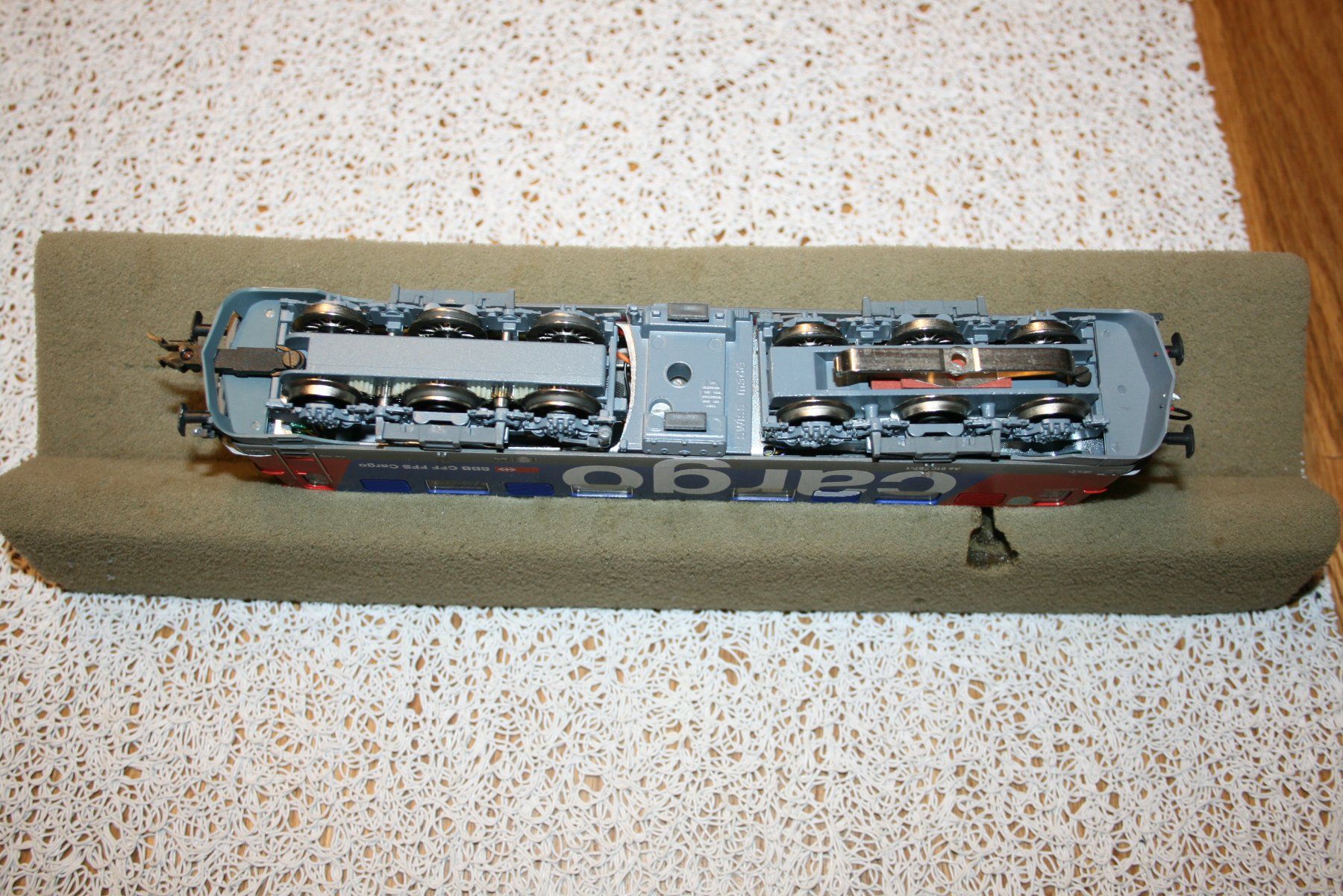 Hag Modellini di ferrovie: HAG 11095 SBB Ae 610 Cargo mit Wappen "Langenthal"  digital – Usato da Bavois venduto da Alainuldry 4