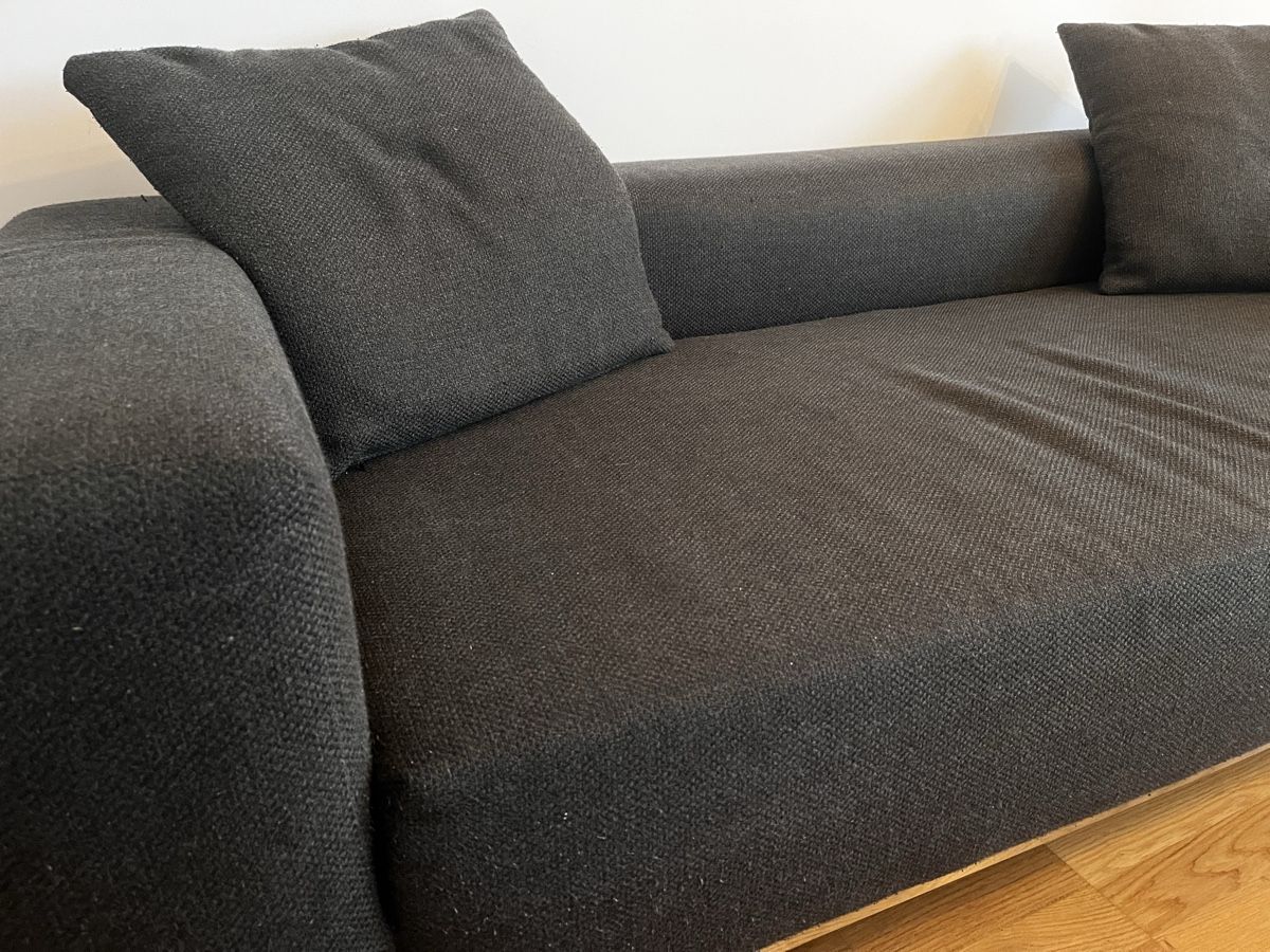 Divani: Dunkelgraues Stoffsofa – Usato da Nidau venduto da Schimione 1
