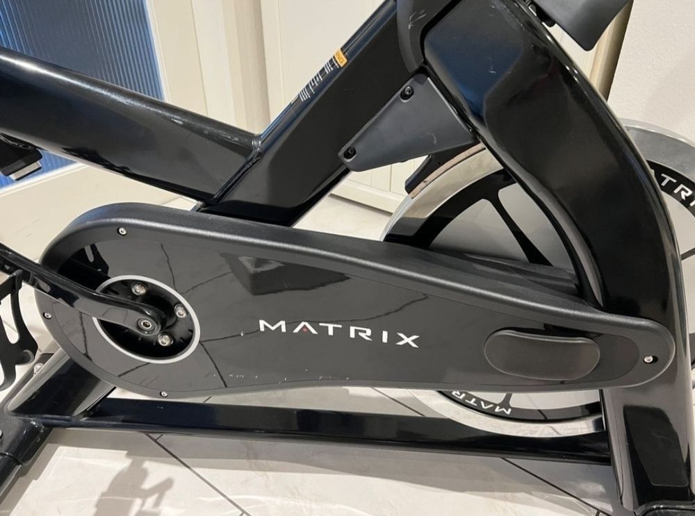 Hometrainer: Spinning Bike mit Bluetooth Sensoren – Usato da Zwingen venduto da ladarte 3