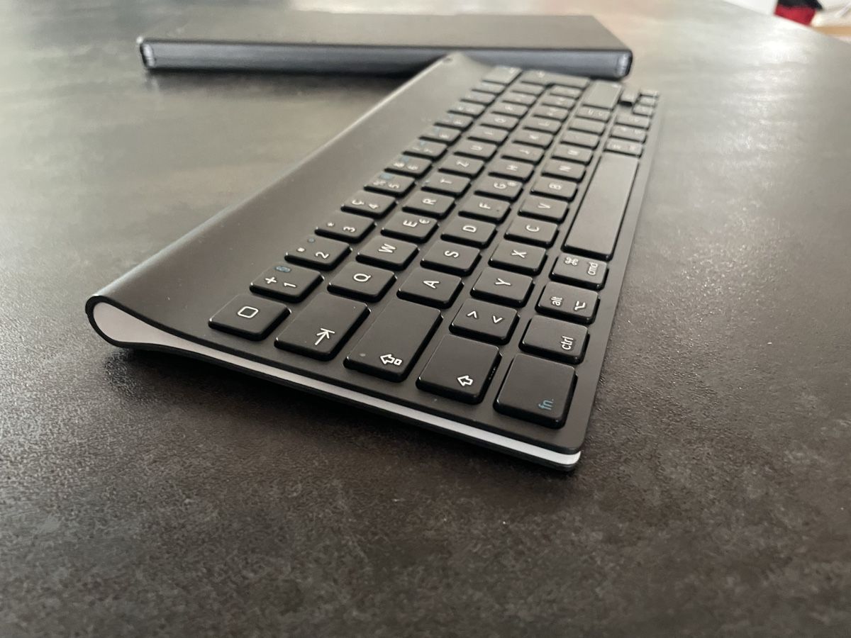 Logitech Claviers: Clavier Logitech Tablet Keyboard for iPad – D'occasion à Vallamand par Bricbracbroc82 2