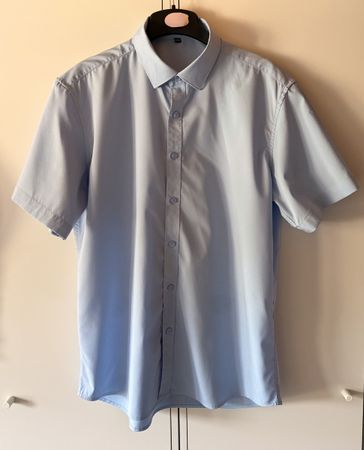 Sommerhemd hellblau, Kurzarm, Grösse 42/3XL, Top Zustand!