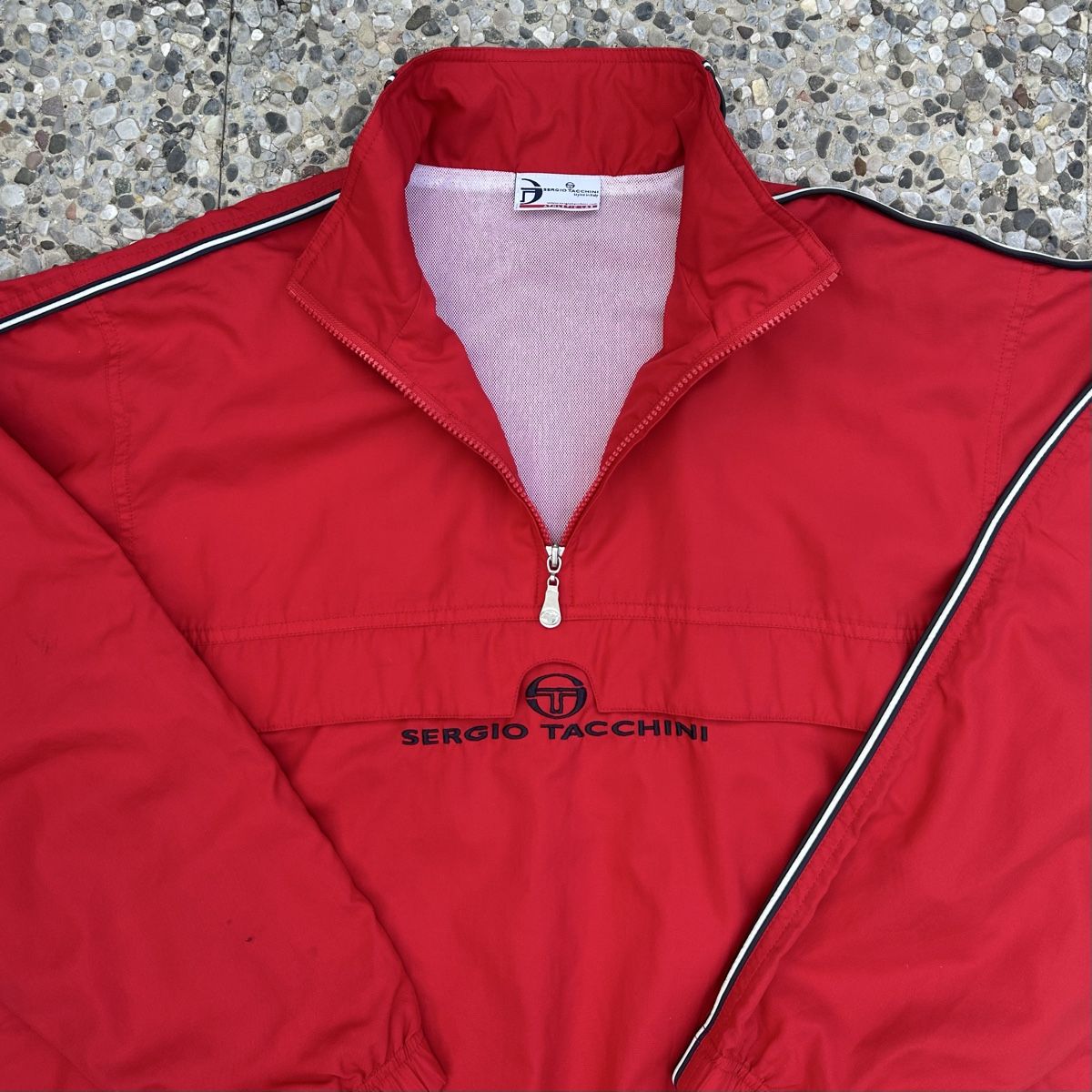 Vestes: Vintage Sergio Tacchini Red Pullover Jacket – D'occasion à brent par fukusapes 2