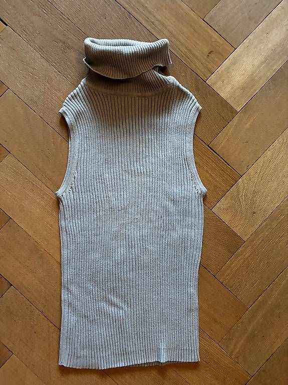 T-shirt: ärmelloses Roll-Shirt grau-blau Gr S – Usato da Thun venduto da Lupinmela