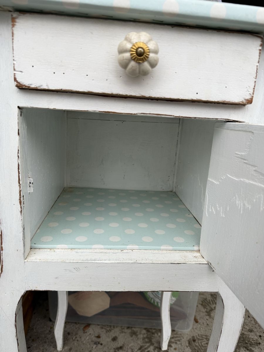 Comodini: Retro Nachttischli / Tischchen, Shabby Chic Style! – Usato da Basel venduto da Fee_roesler 3