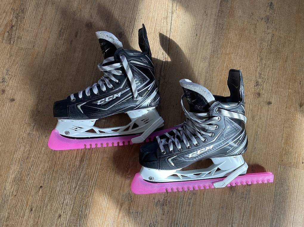 Ccm Pattini da ghiaccio: Schlittschuhe CCM / Eishockey – Usato da Kirchdorf BE venduto da lar_7jxj 2