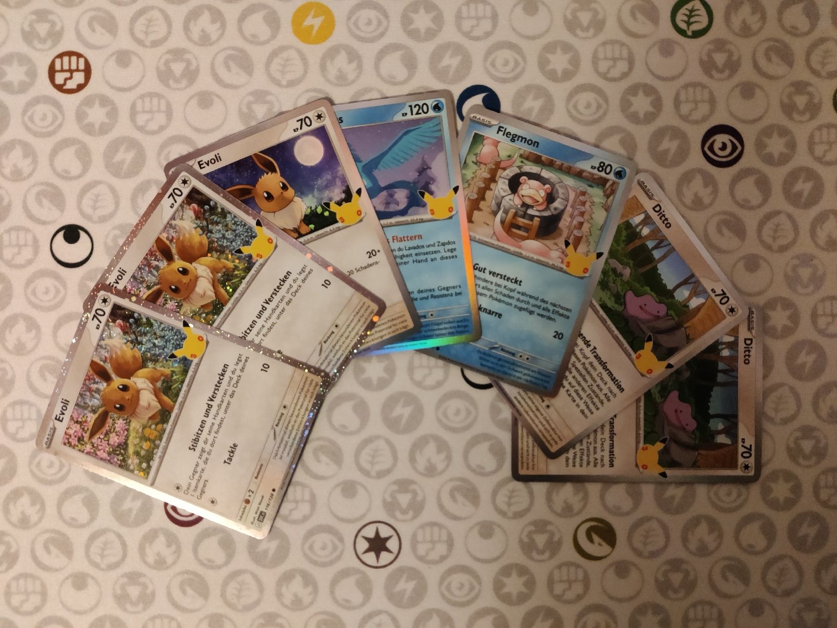 Pokémon Carte collezionabili: Pokémon 30 Jahre Bulk Karten DE – Nuovo (secondo la descrizione) da Steffisburg venduto da HMStufi 4