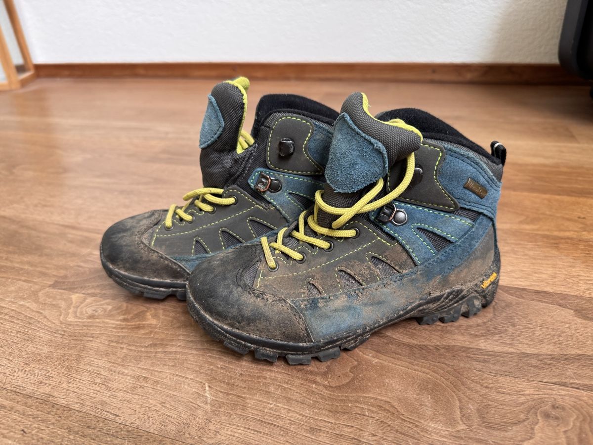 Scarpe per ragazzi: Kinder Wanderschuhe, Gr. 32! – Usato da Luzern venduto da simona80 1