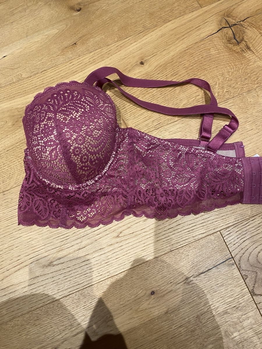Autres dessous: Bordeaux BH mit Spitze, Grösse 85C – D'occasion à Hohentannen par Hawaii29