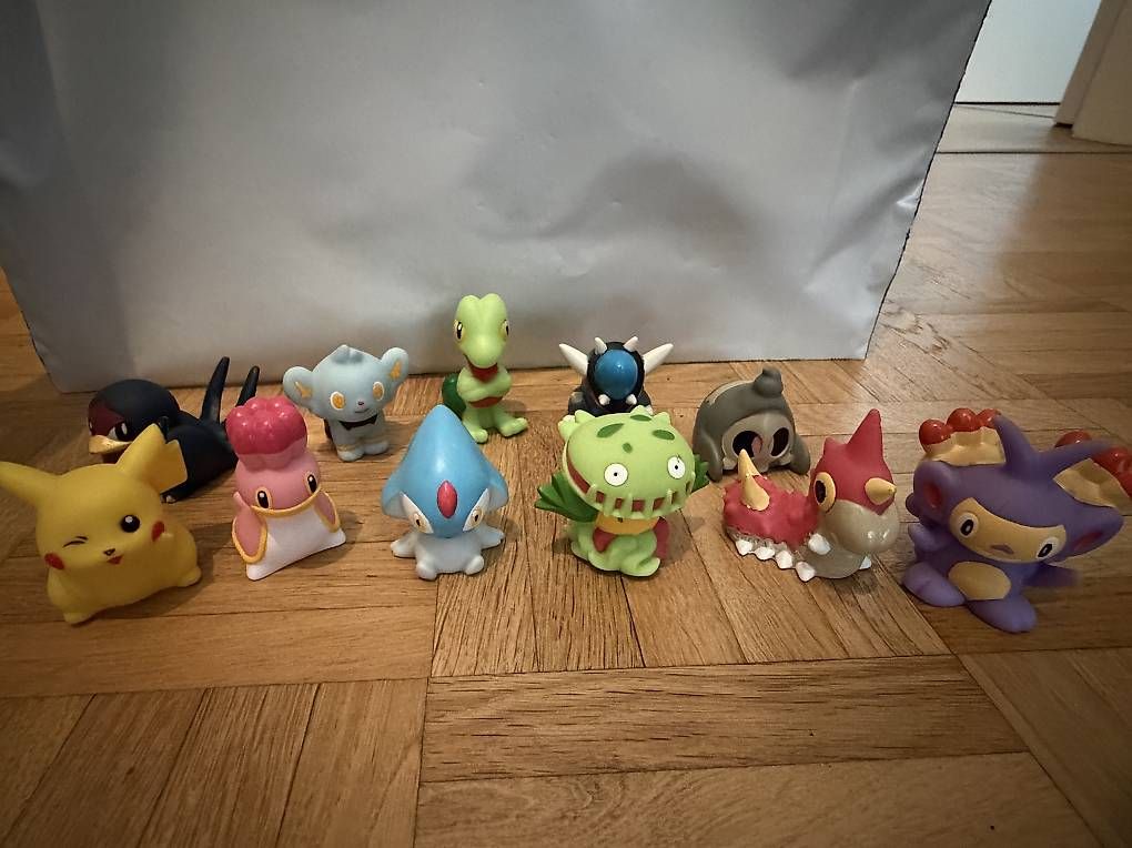 Pokémon Statuette: Vendo statuette di Pokémon e Digimon degli anni 90' – Usato da Viganello venduto da con_ns6d