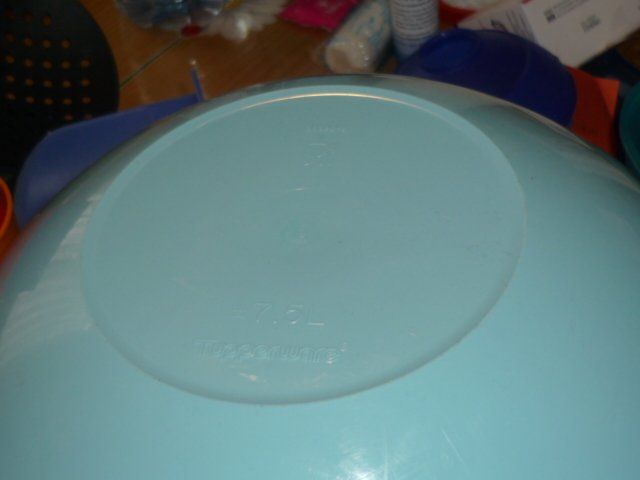 Tupperware Behälter & Ähnliches: TUPPERWARE SCHÜSSEL 7,5 L.  3 -4 MAL GEBR, – Gebraucht aus St.Gallen von Anso 4