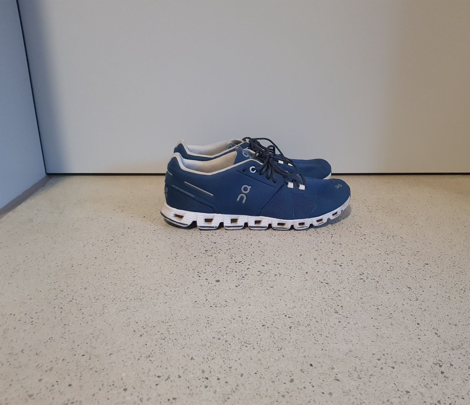 On Scarpe da donna: On Damen Laufschuh Grösse 41 – Usato da Basel venduto da Birs868