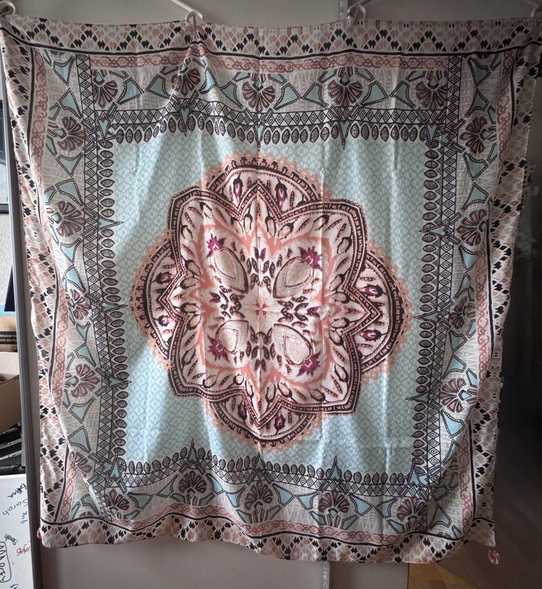 Comma Foulard & Sciarpe: Comma Schal mit Mandala Muster, Top Zustand – Usato da Wallisellen venduto da Sue04