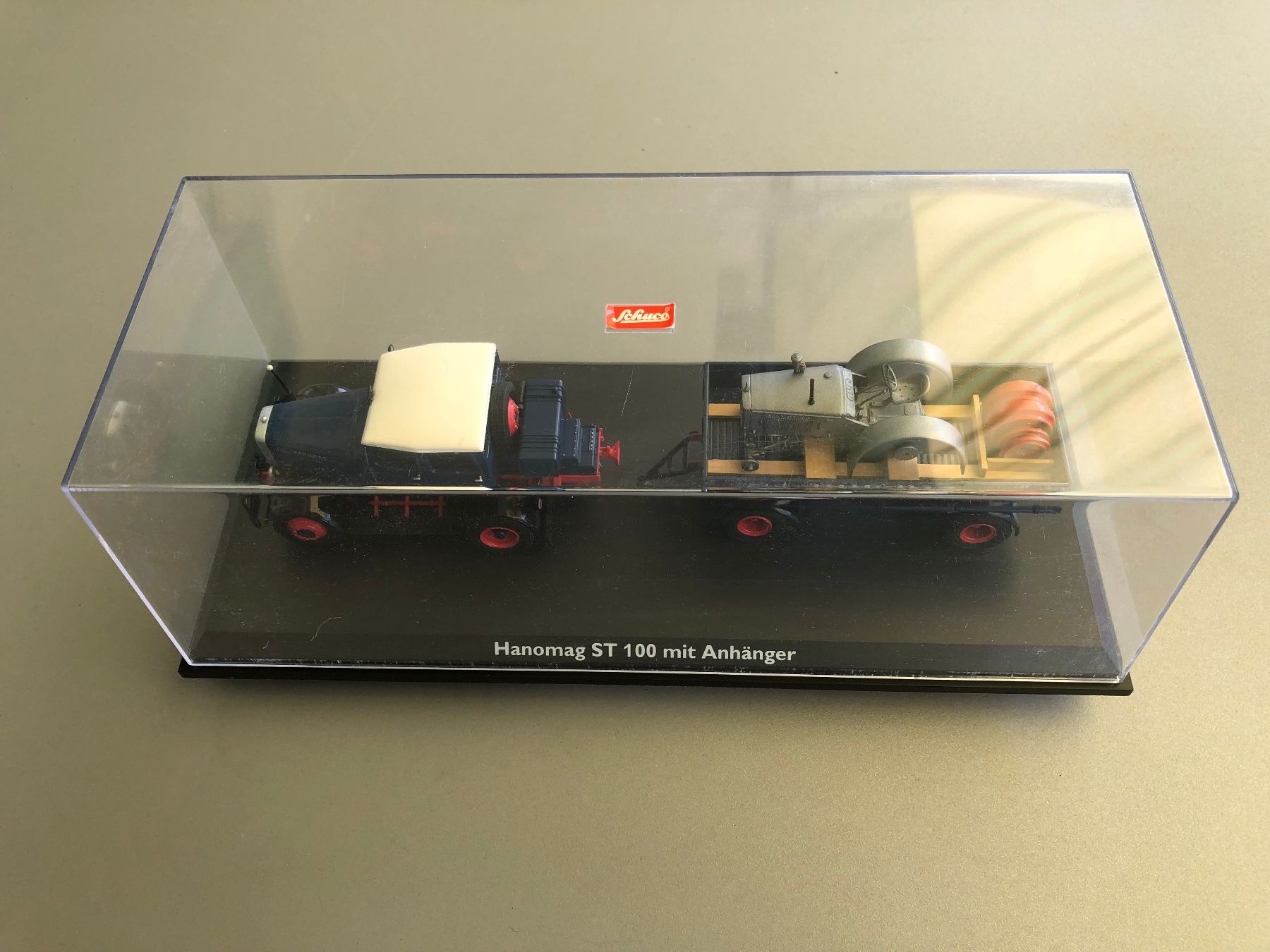 Schuco Kit di modellismo & Modellini statici: Hanomag ST 100 Schlepper mit Anhänger & Traktor – Usato da Zell ZH venduto da humarosch 6